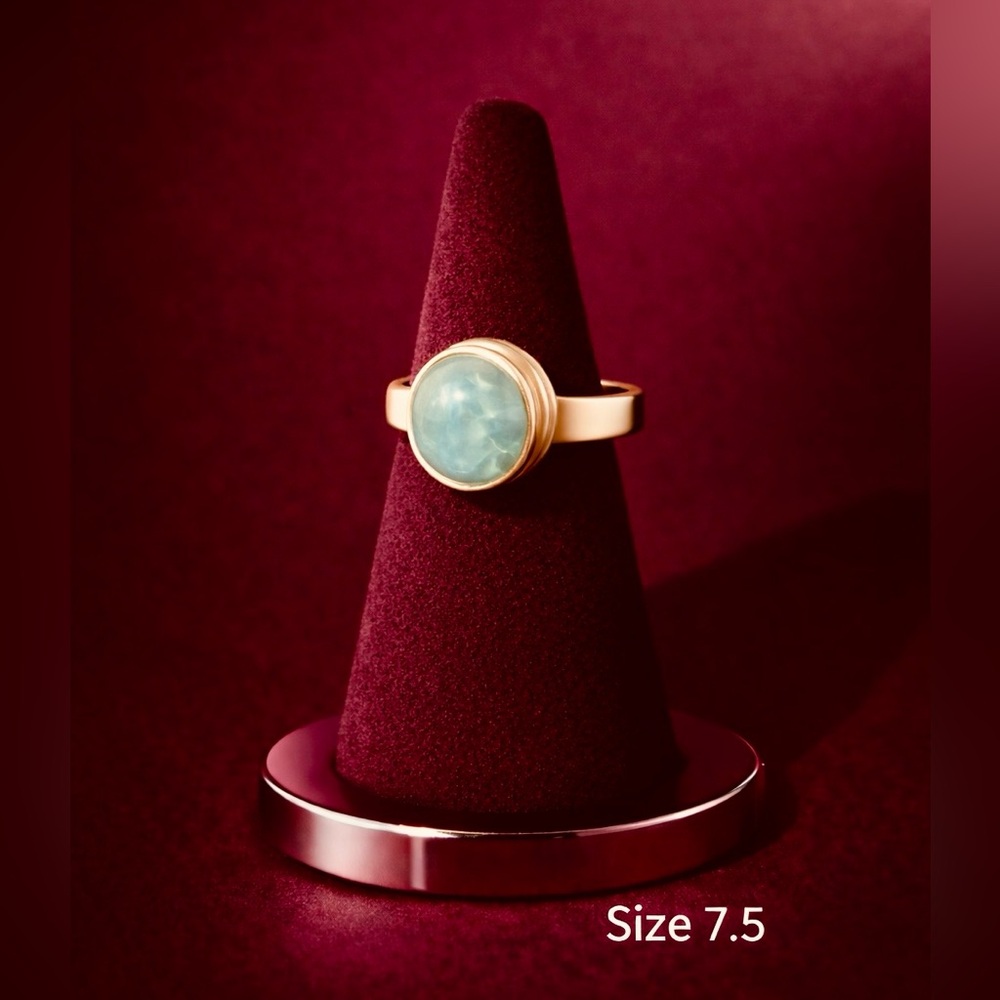 Sterling Silver 925 Ring - Larimar Stone
Size 7.5